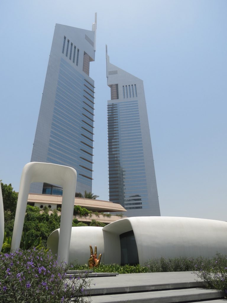 Dom z drukarki 3d i Emirates Towers